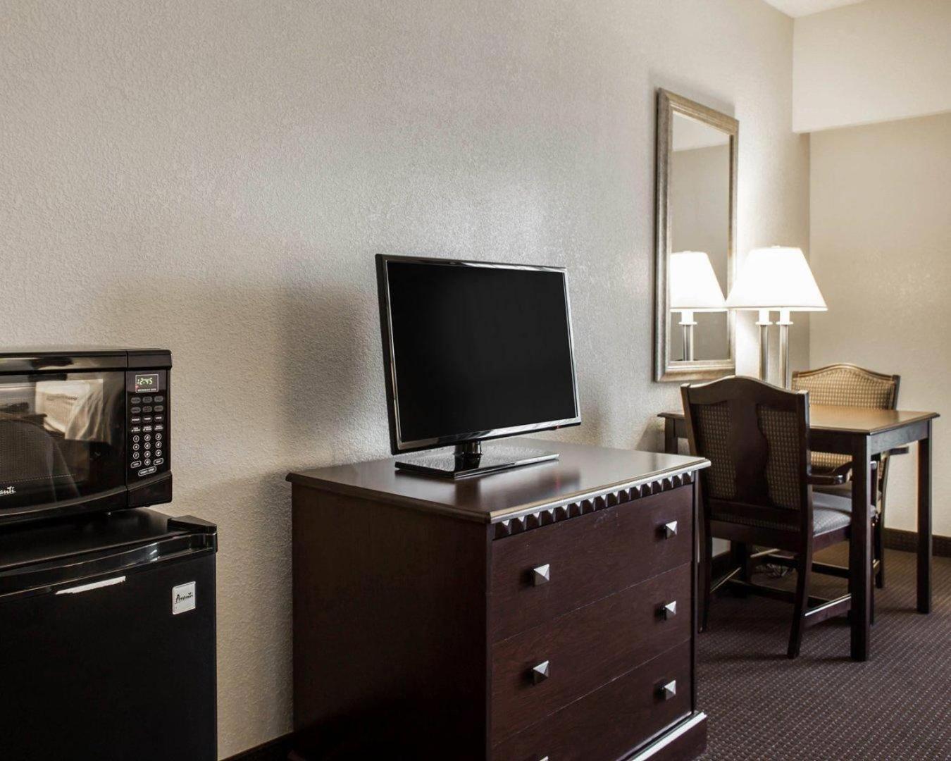 Queen Room 2 Queen Beds Disability Access or Non-Smoking